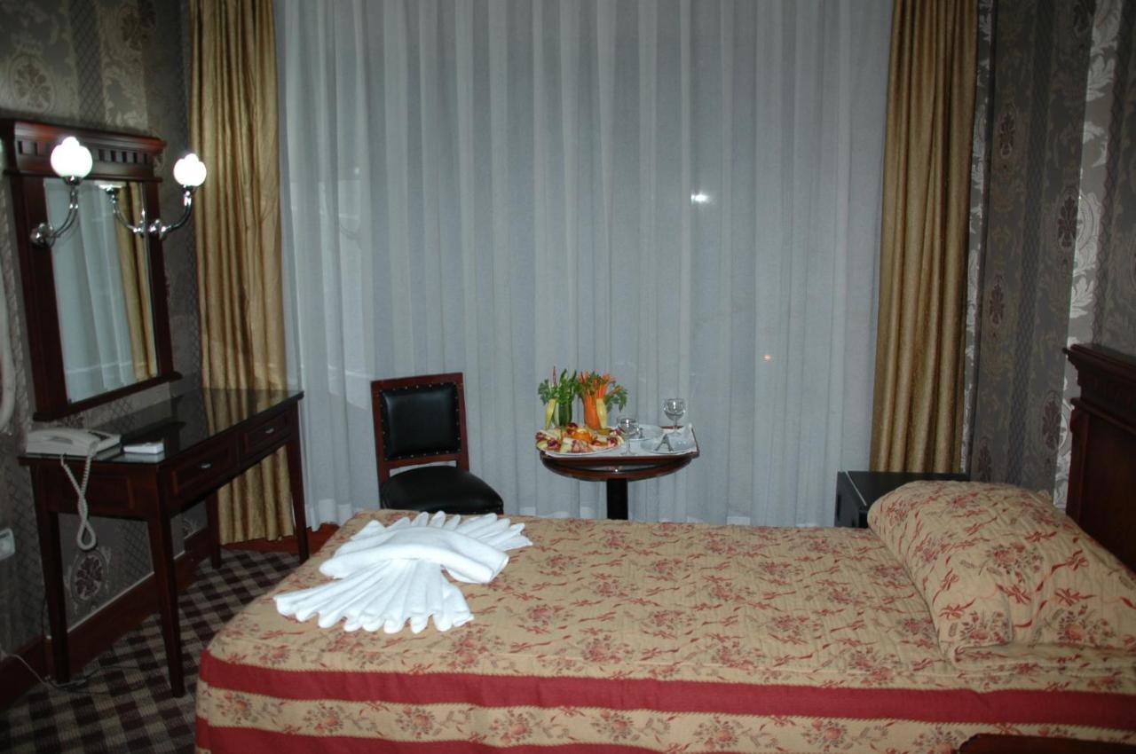 Kecik Hotel Istanbul Bagian luar foto